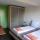 2 pers. kamer + slaapbank met eigen douche en toilet op 2e verdieping