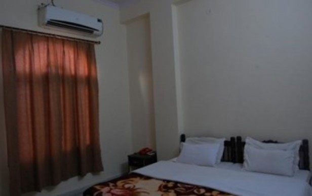 Hotel Green Valley Resort - Deluxe AC ROOM