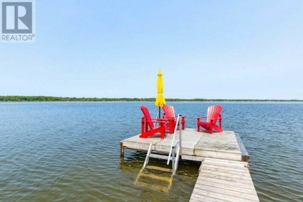 All Season Cottage On The Lake