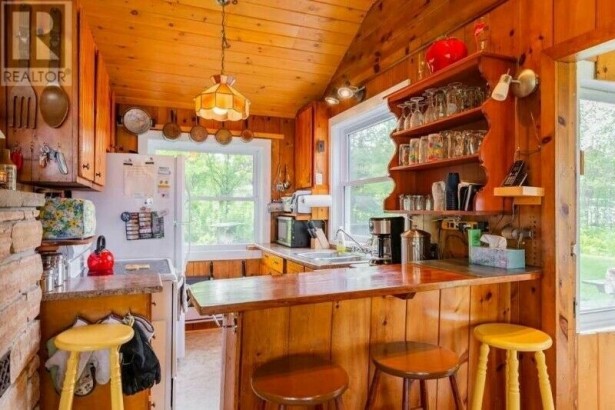 All Season Cottage On The Lake - Cozy House Rental