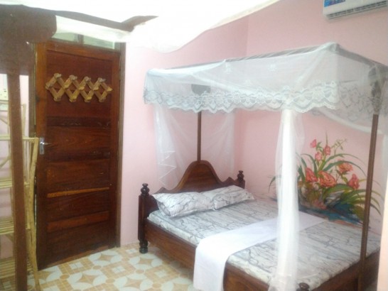 Mama Natalia Upstairs - Master room with two beds