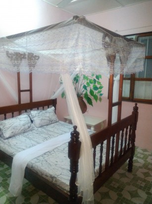 Mama Natalia Upstairs - Master Room with one bed