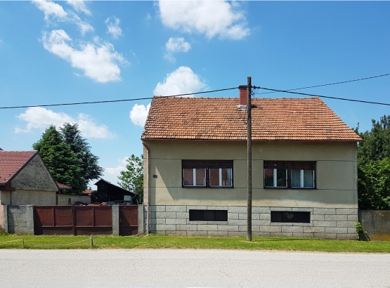 The Horror or Idyll House from the 60s' Socialism?