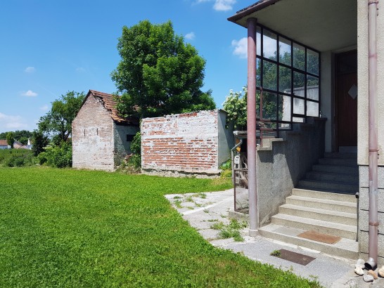 The Horror or Idyll House from the 60s' Socialism?