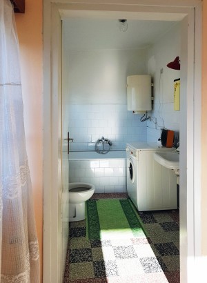 The Horror or Idyll House from the 60s' Socialism? - The Complete Main Floor of the House