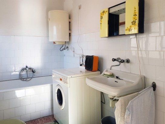 The Horror or Idyll House from the 60s' Socialism? - The Complete Main Floor of the House