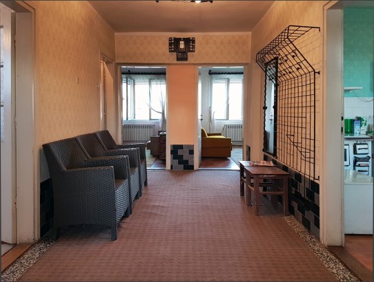 The Horror or Idyll House from the 60s' Socialism? - The Complete Main Floor of the House