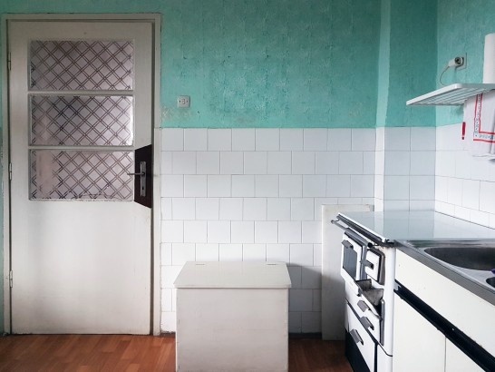 The Horror or Idyll House from the 60s' Socialism? - The Complete Main Floor of the House