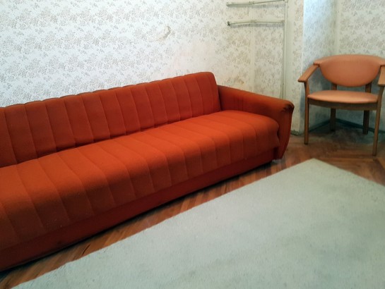 The Horror or Idyll House from the 60s' Socialism? - The Complete Main Floor of the House