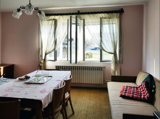 The Horror or Idyll House from the 60s' Socialism? - The Complete Main Floor of the House