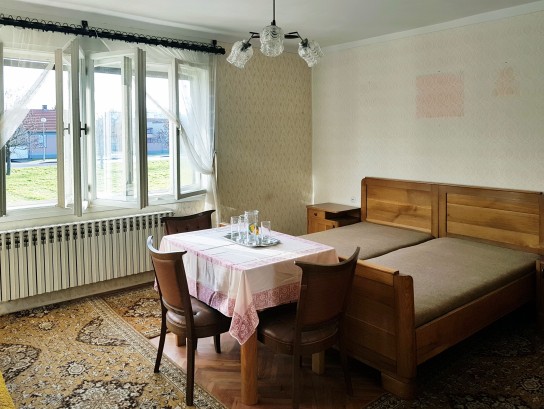 The Horror or Idyll House from the 60s' Socialism? - The Complete Main Floor of the House