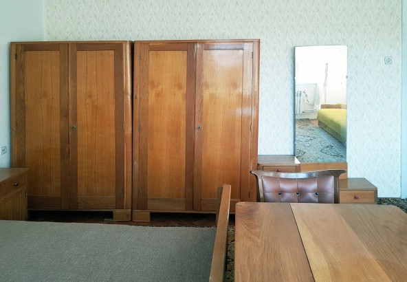The Horror or Idyll House from the 60s' Socialism? - The Complete Main Floor of the House
