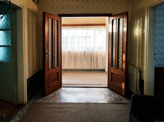 The Horror or Idyll House from the 60s' Socialism? - The Complete Main Floor of the House