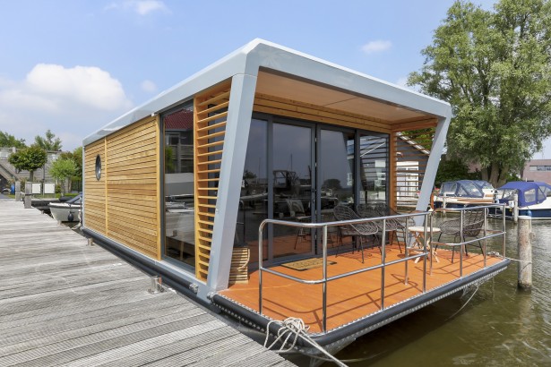 Houseboat Grou