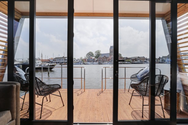 Houseboat Grou