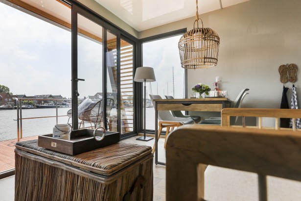 Houseboat Grou